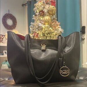 BCBG Y2K Black Pebbled Leather Tote with Gold Bag charm, stunning Red interior